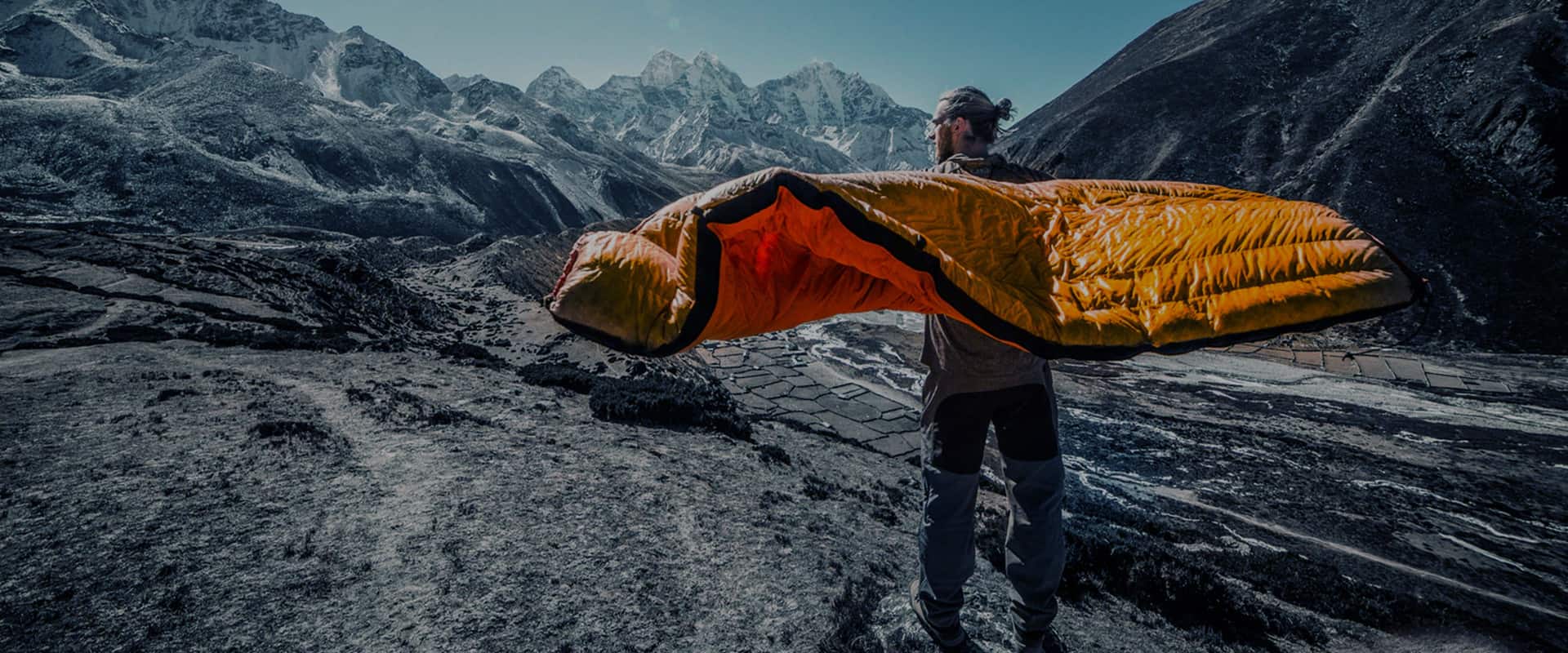 (Sleeping bag testing on a mountain)