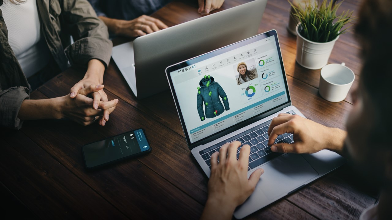 (Product developers collaborating on product testing using MESH01)